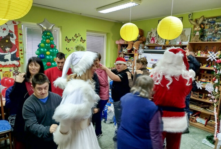 Новогодишња магија обасјала је Удружење Нада