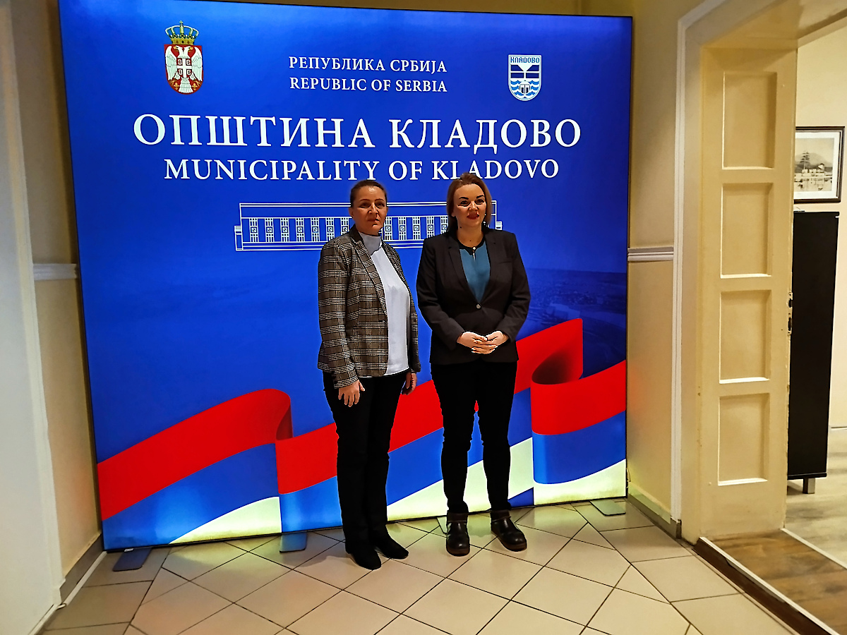 Комесарка за избеглице и миграције Републике Србије уручила пакетe хране