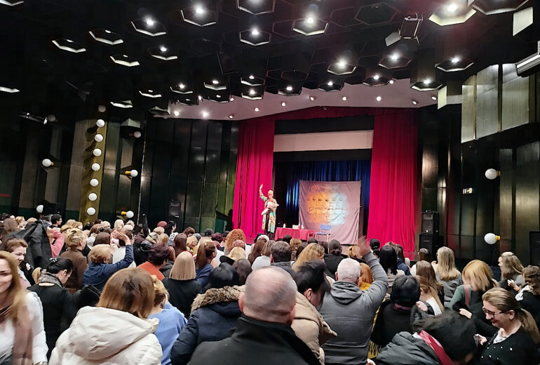 Комедија Менопауза