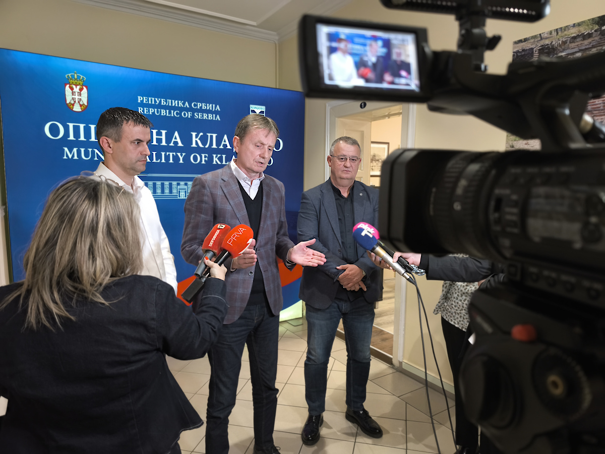 Министар за јавна улагања Дарко Глишић у радној посети Кладову